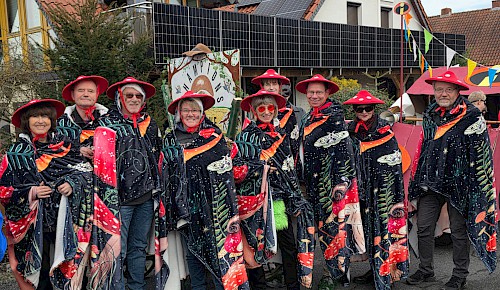 Hondelns Superhelden beim Karnevalsumzug in Hondelage: Mitglieder des FUN, als Pilze verkleidet, in der Champions League des Naturschutzes